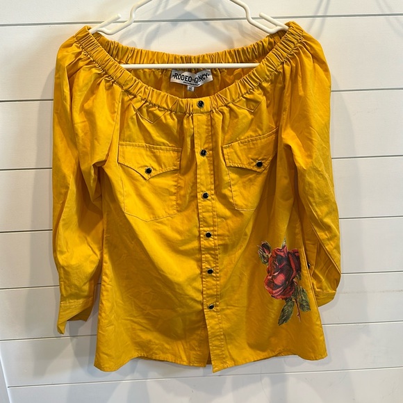 Rodeo Quincy Yellow Off-Shoulder Blouse - Picture 1 of 3